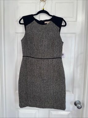Sleeveless Herringbone Sheath Dress in Black and White